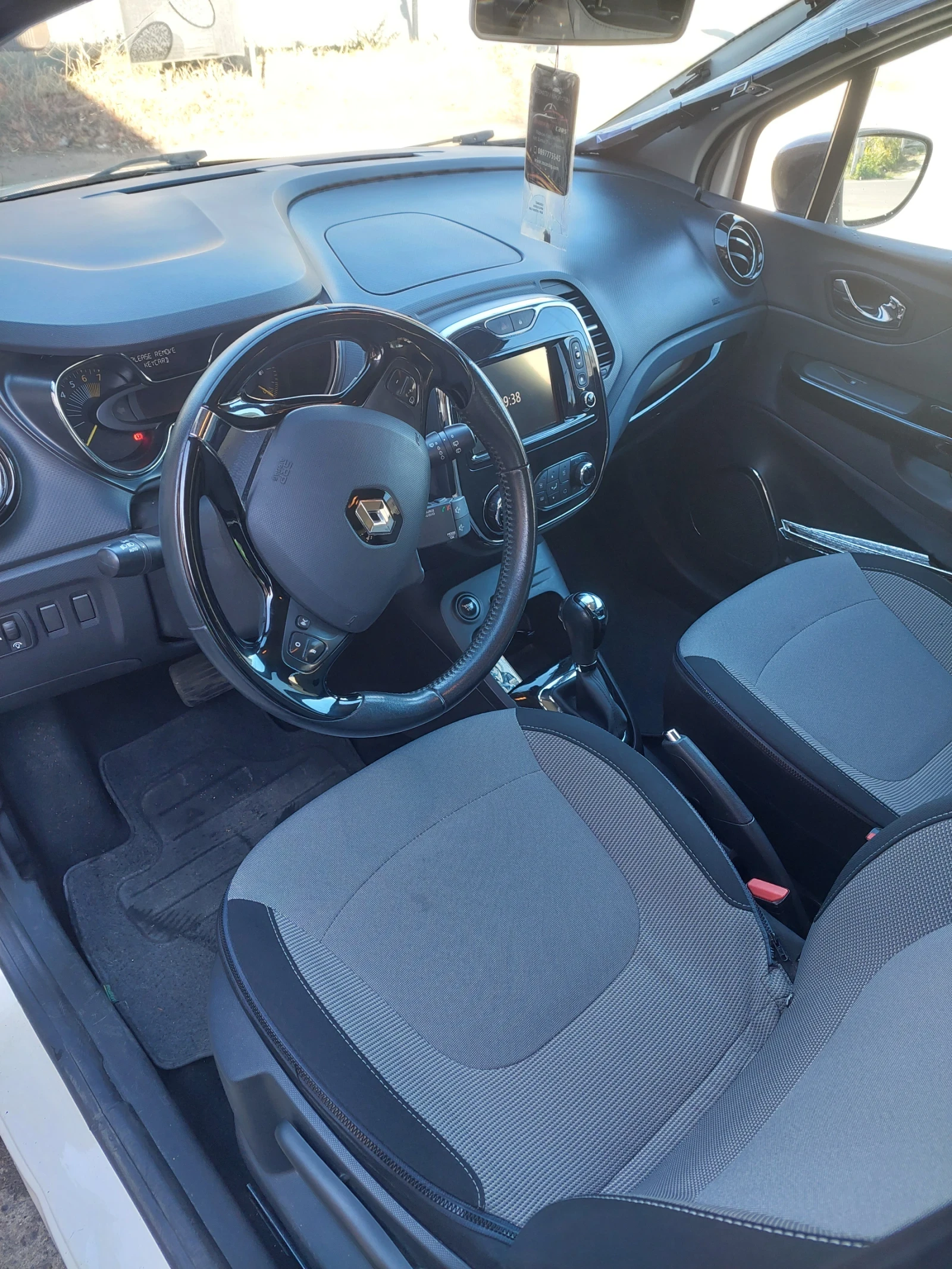 Renault Captur, снимка 7 - Автомобили и джипове - 56345168