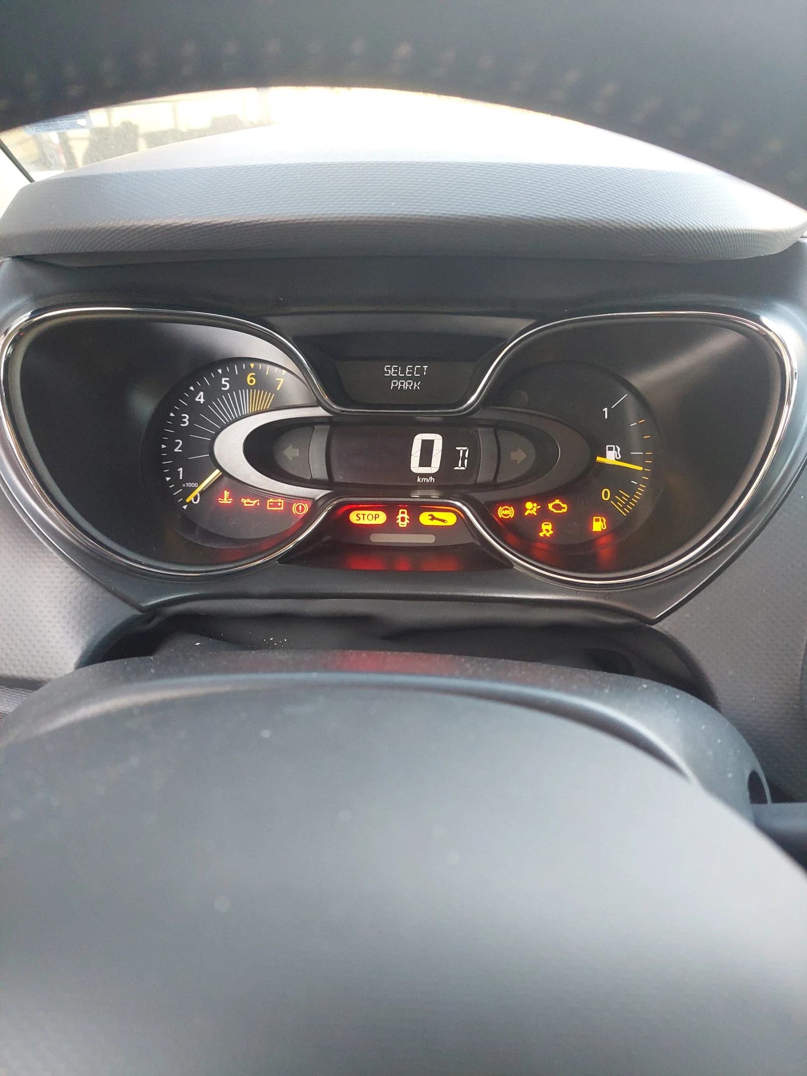 Renault Captur, снимка 10 - Автомобили и джипове - 56345168
