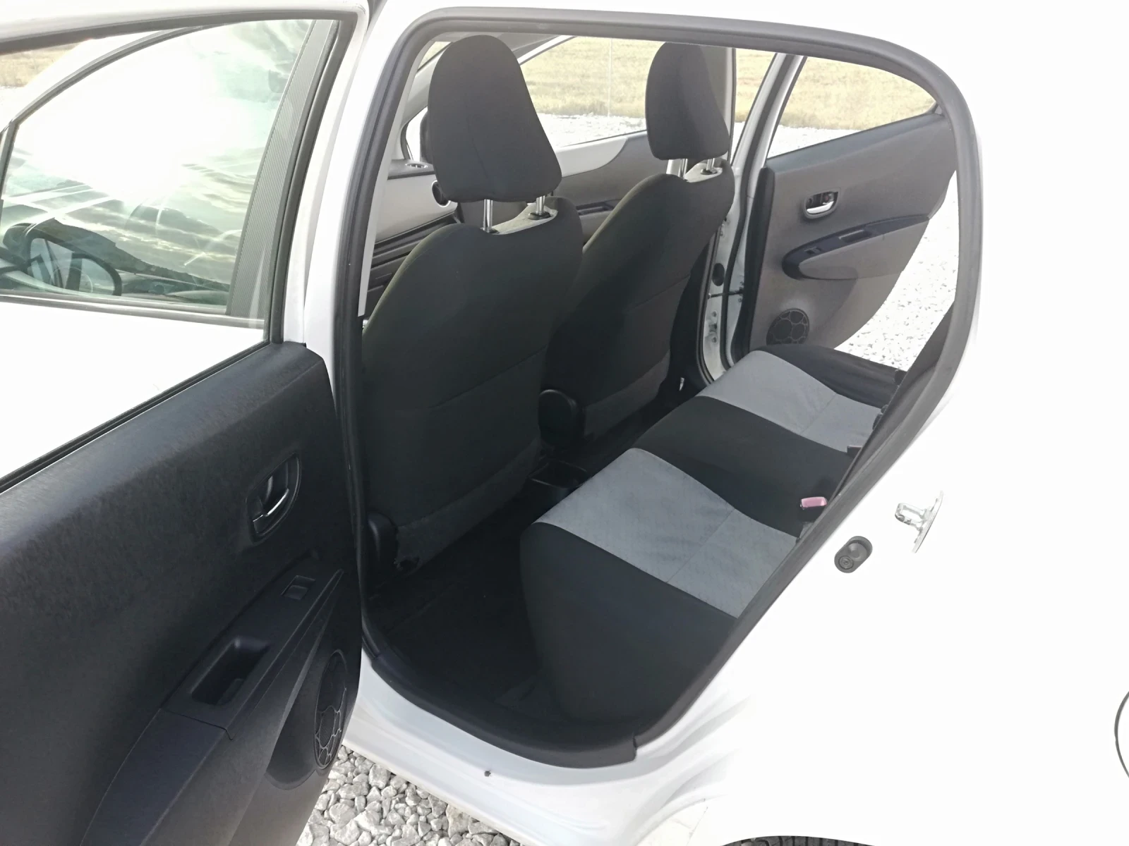 Toyota Yaris 1.0i klima kamera | Mobile.bg � ����������� 10