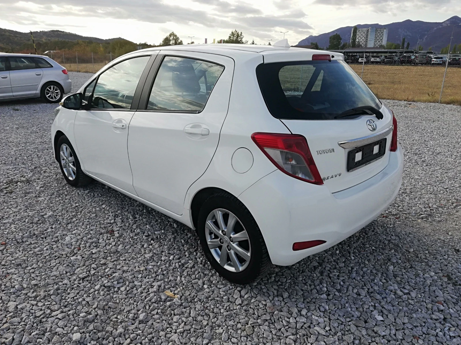 Toyota Yaris 1.0i klima kamera | Mobile.bg � ����������� 4