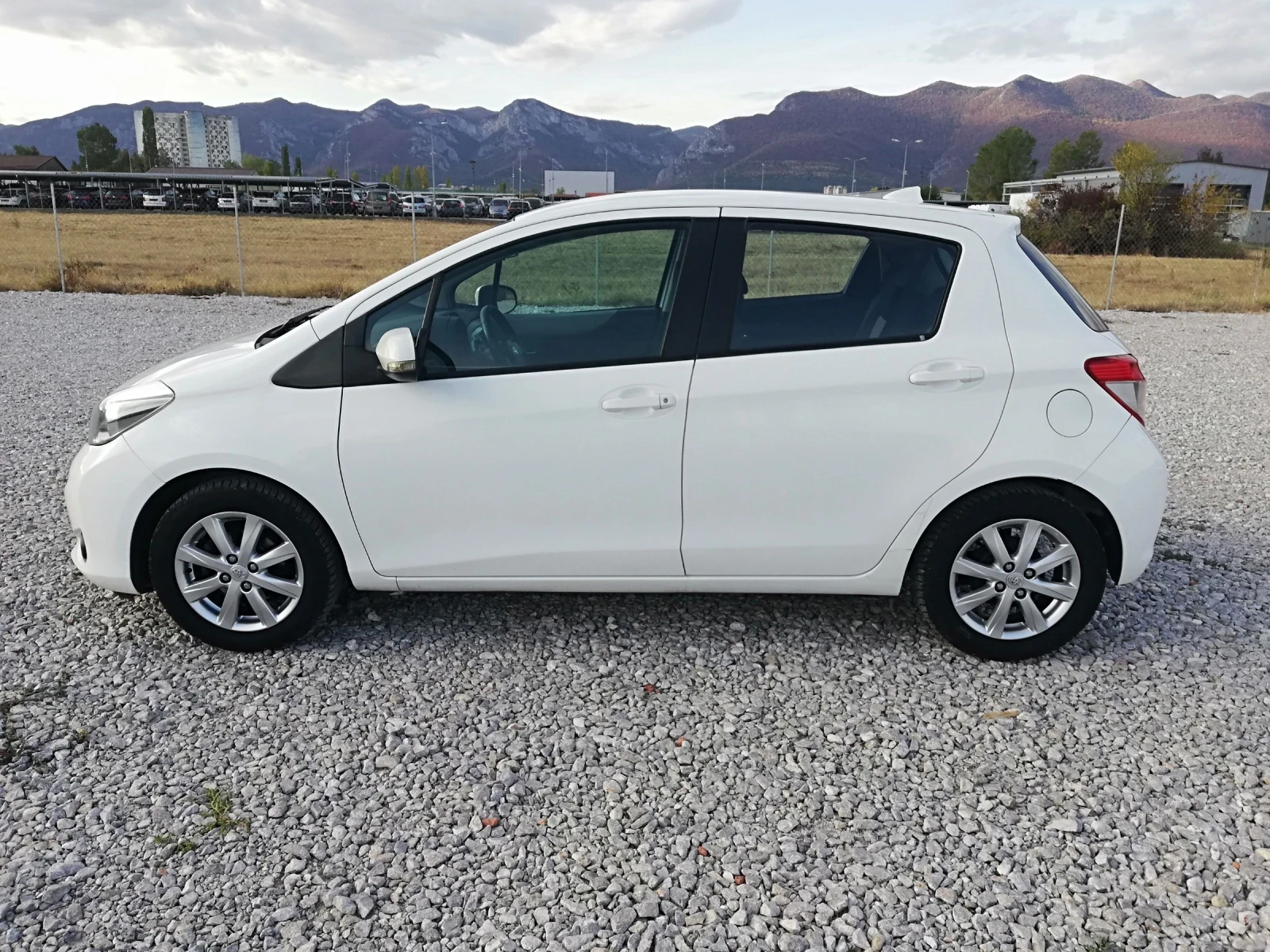 Toyota Yaris 1.0i klima kamera | Mobile.bg � ����������� 3