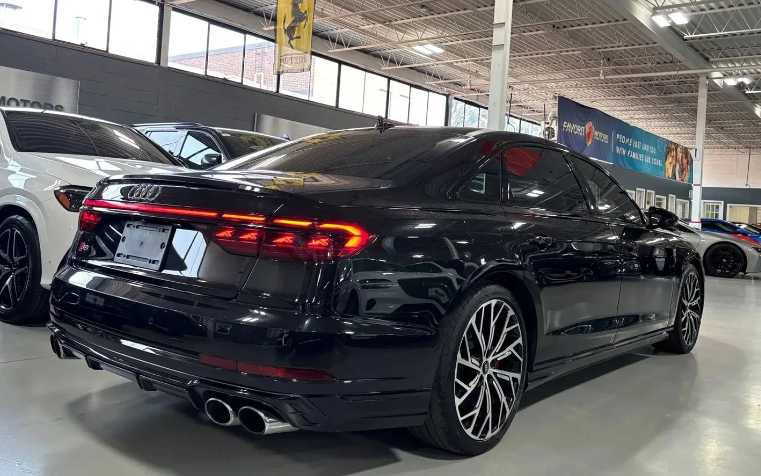 Audi S8, снимка 2 - Автомобили и джипове - 56685052