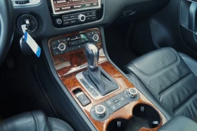 VW Touareg 3.0 TDI/HIGHLINE/AIR/4M/PANO, снимка 13
