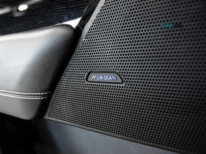 Land Rover Range Rover Velar R-Dynamic S* АвтоКредит* (ЦЕНА ДО БГ)* , снимка 13 - Автомобили и джипове - 54769491