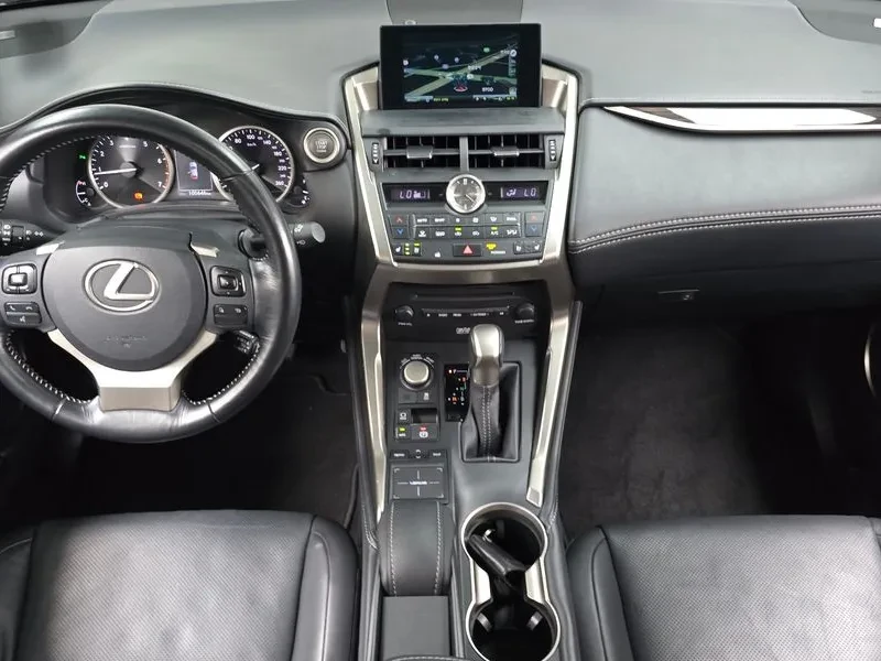 Lexus NX 200T Executive, снимка 7 - Автомобили и джипове - 56116035