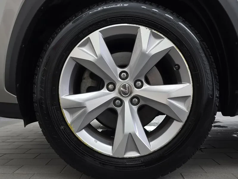 Lexus NX 200T Executive, снимка 5 - Автомобили и джипове - 56116035