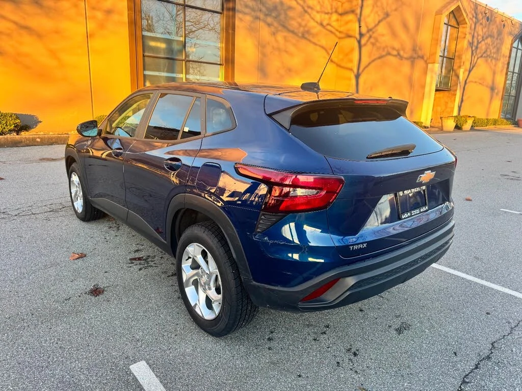 Chevrolet Trax LS* FWD* ПОДГРЕВ* КАМЕРА - изображение 6