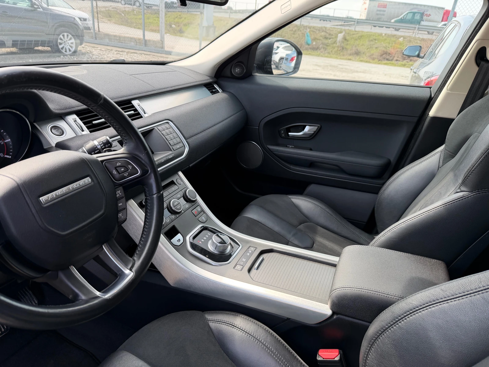 Land Rover Range Rover Evoque 2.2 D , снимка 11 - Автомобили и джипове - 53707174