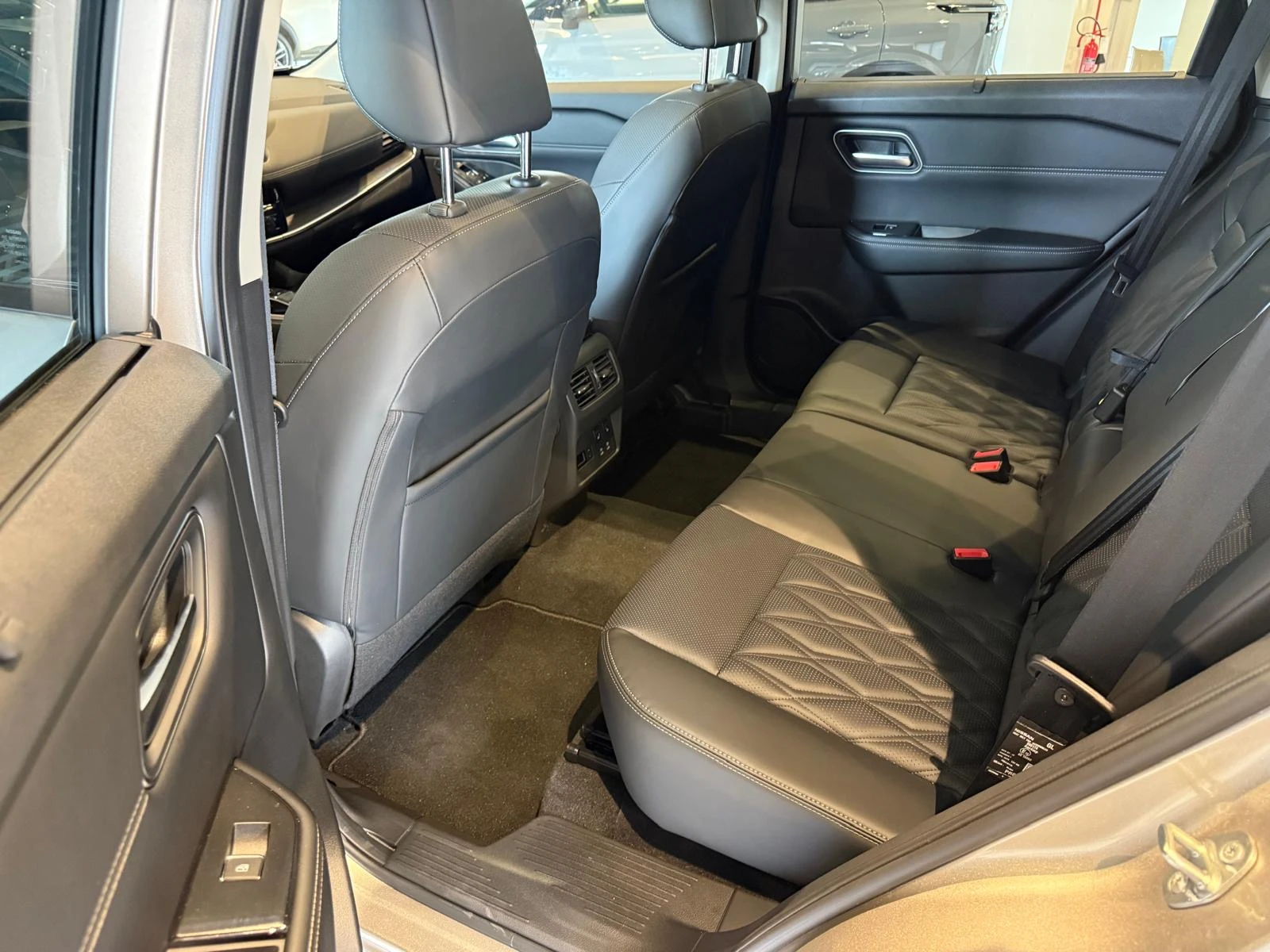 Nissan X-trail e-Power Hybrid, снимка 11 - Автомобили и джипове - 54253693