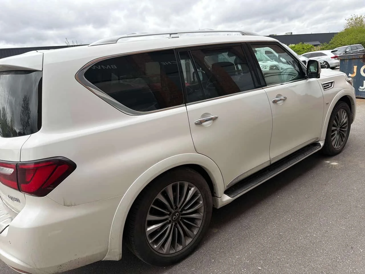 Infiniti QX80 * 7 Passenger * ТЕЛЕВИЗОРИ * АВТОКРЕДИТ, снимка 3 - Автомобили и джипове - 54615038