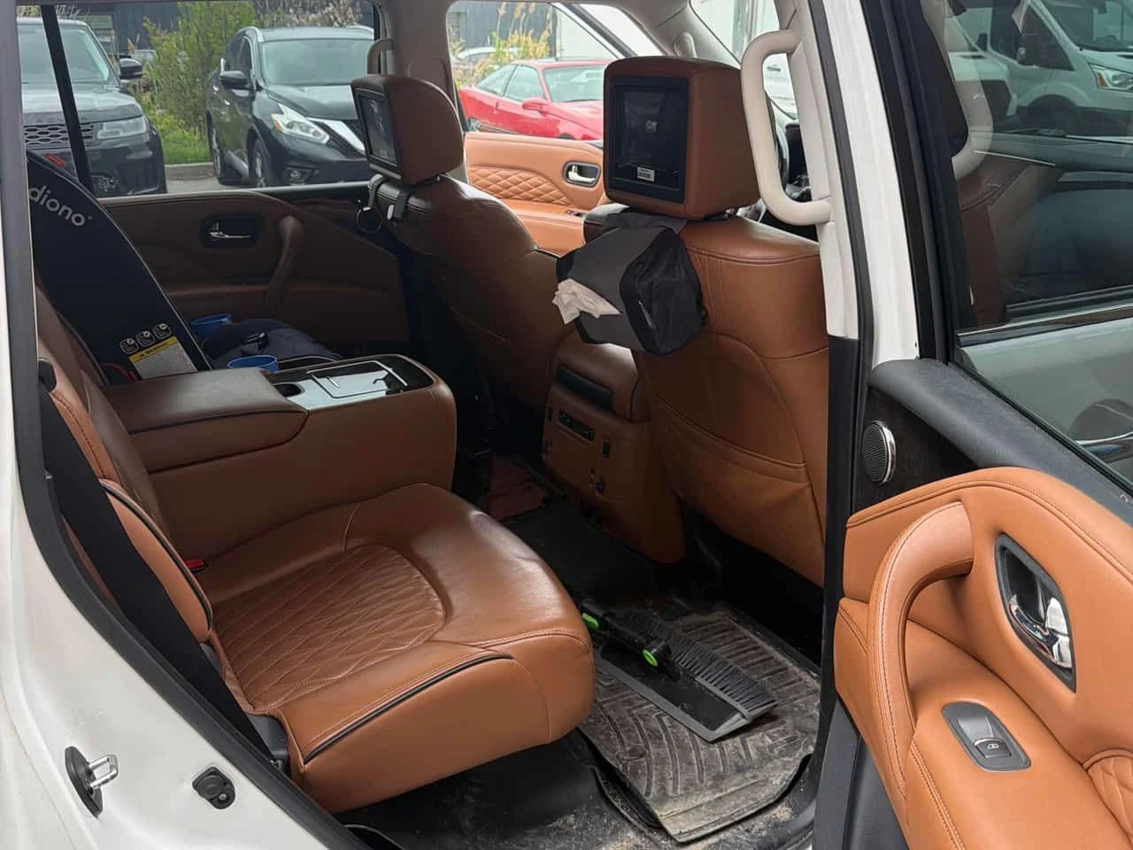 Infiniti QX80 * 7 Passenger * ТЕЛЕВИЗОРИ * АВТОКРЕДИТ, снимка 14 - Автомобили и джипове - 54615038