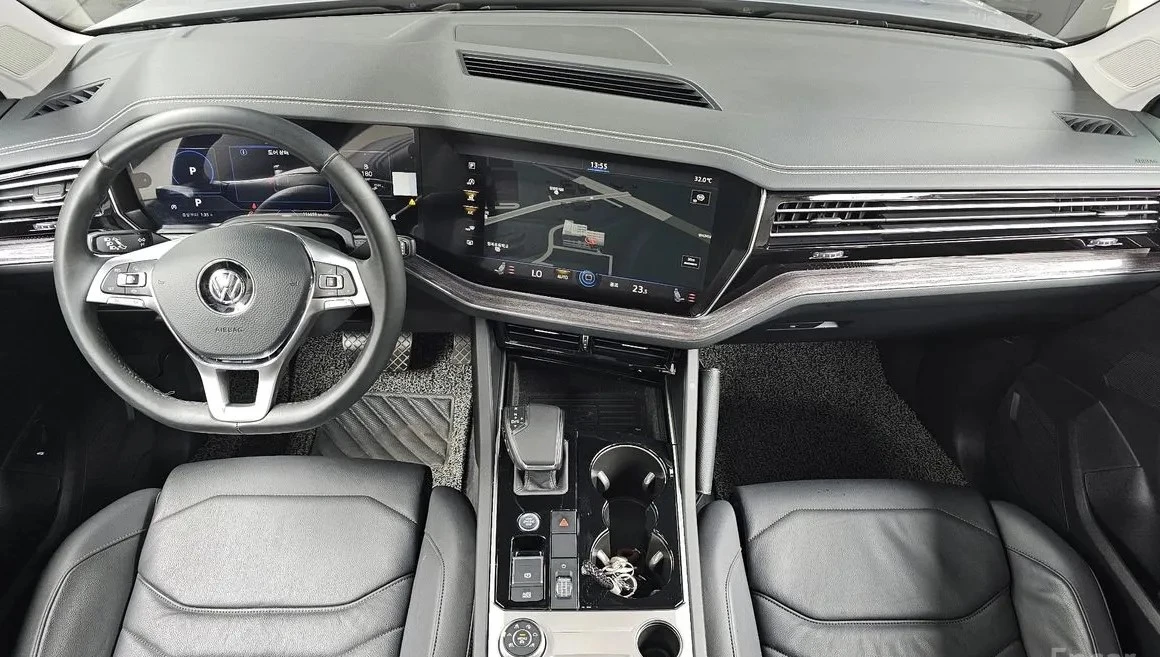 VW Touareg Gen3 3.0 TDI Panorama, снимка 6 - Автомобили и джипове - 55087842