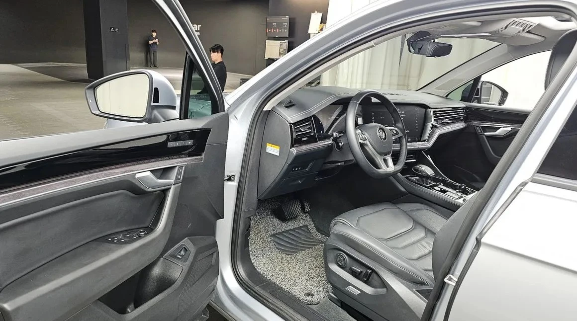 VW Touareg Gen3 3.0 TDI Panorama, снимка 9 - Автомобили и джипове - 55087842