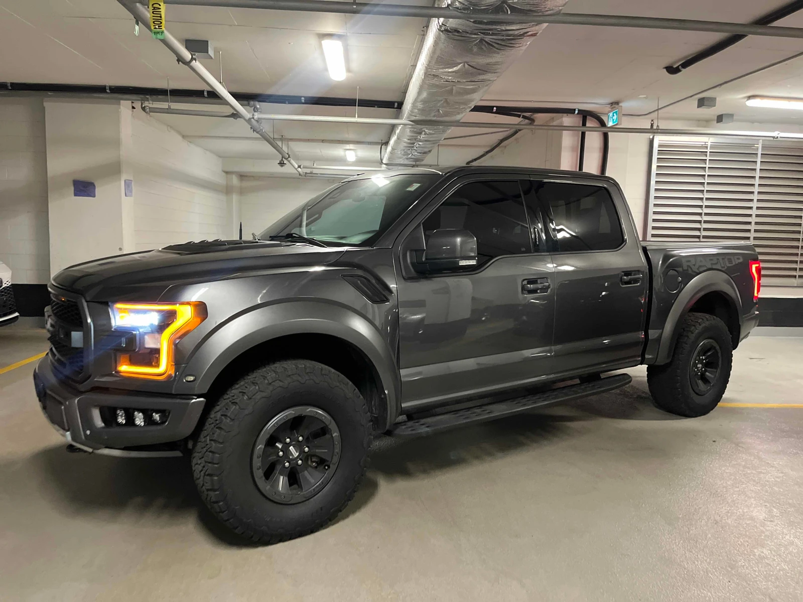 Ford F150 * Raptor * CARFAX * ОПЦИЯ ЗА ФИНАНСИРАНЕ, снимка 2 - Автомобили и джипове - 55979531