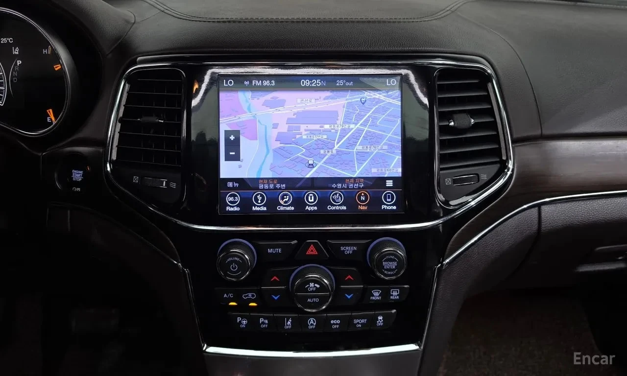 Jeep Cherokee 3.6 Overland/ДИСТРОНИК/ОБДУХ/ПАНОРАМА/ВЪЗДУШНО/, снимка 14 - Автомобили и джипове - 56081248
