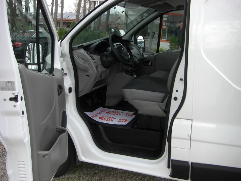 Opel Vivaro 2.0cdti 6ck.EURO 5B, снимка 9 - Бусове и автобуси - 49769777
