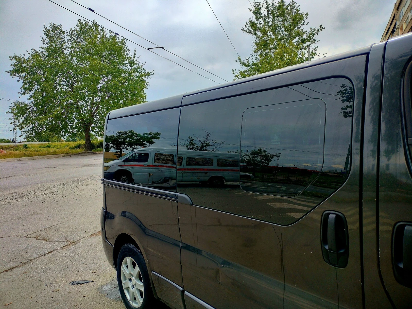 Renault Trafic Автоматик 2.5 DCI Long, снимка 10 - Бусове и автобуси - 55350344