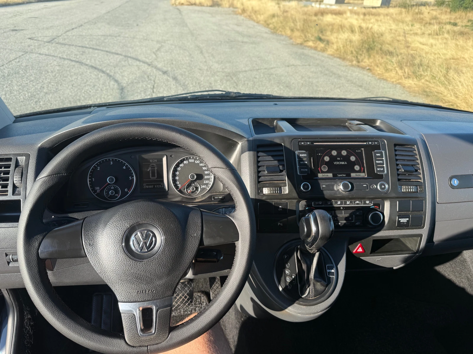 VW Caravelle 2.0TDI* Автомат* Нави* , снимка 7 - Бусове и автобуси - 55736678