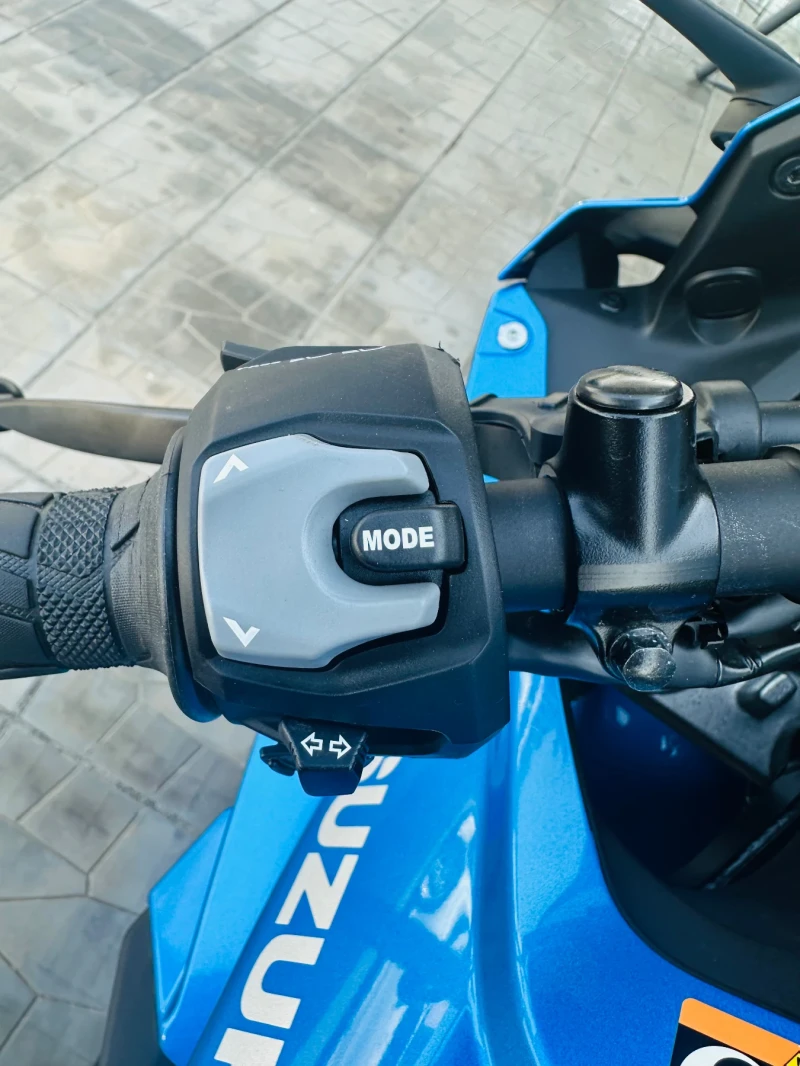 Suzuki Gsx 8R/Като нов/кат.А2, снимка 10 - Мотоциклети и мототехника - 51722660