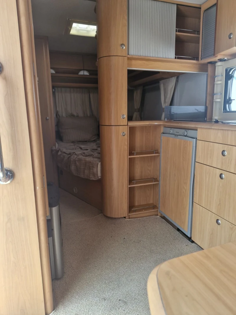 Каравана Adria CHATEAU 490, снимка 12 - Каравани и кемпери - 52467570