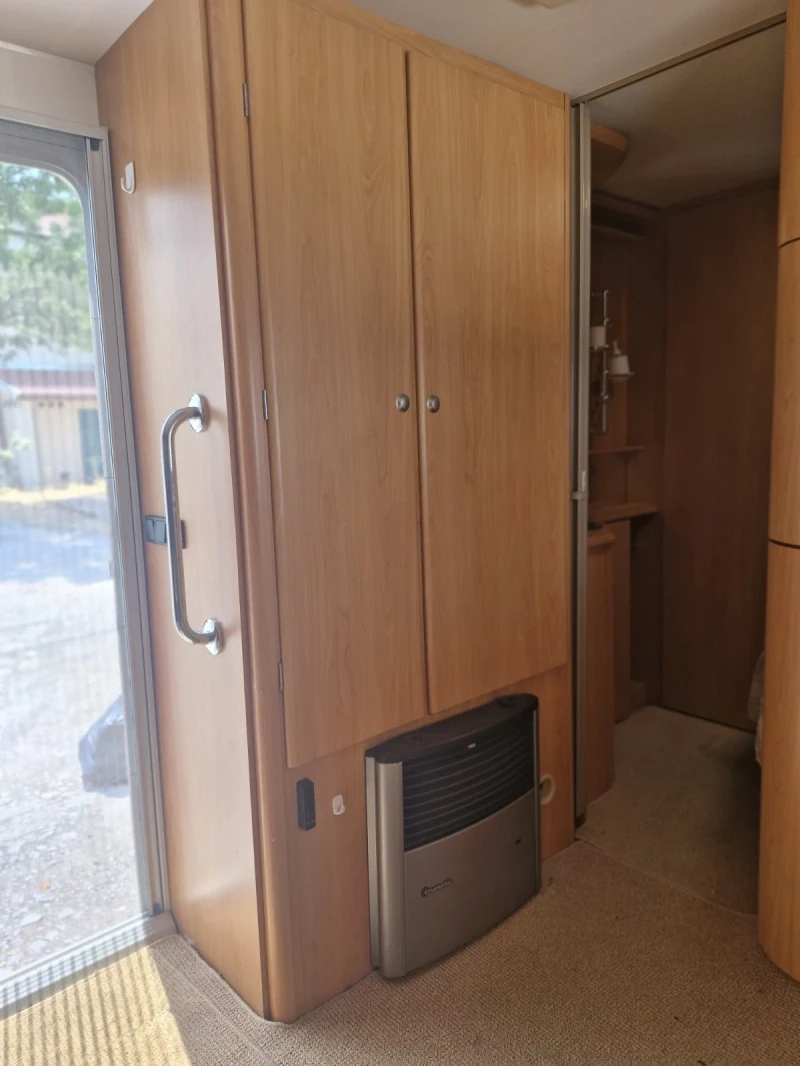 Каравана Adria CHATEAU 490, снимка 11 - Каравани и кемпери - 52467570