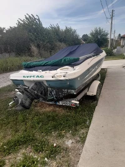 Моторна яхта Sea Ray, снимка 3 - Воден транспорт - 54261509