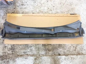 Кора под предни чистачки Тойота Рав4