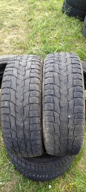 Гуми Зимни 215/65R16, снимка 1 - Гуми и джанти - 41570025