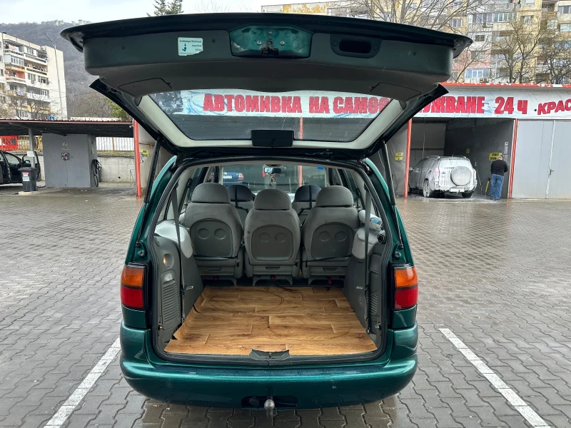 VW Sharan 1.9tdi, снимка 8 - Автомобили и джипове - 48260129