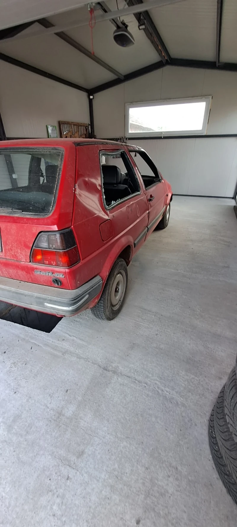 VW Golf 1.3, снимка 4 - Автомобили и джипове - 48342544