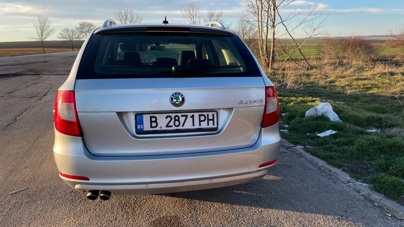 Skoda Superb, снимка 3 - Автомобили и джипове - 48523514