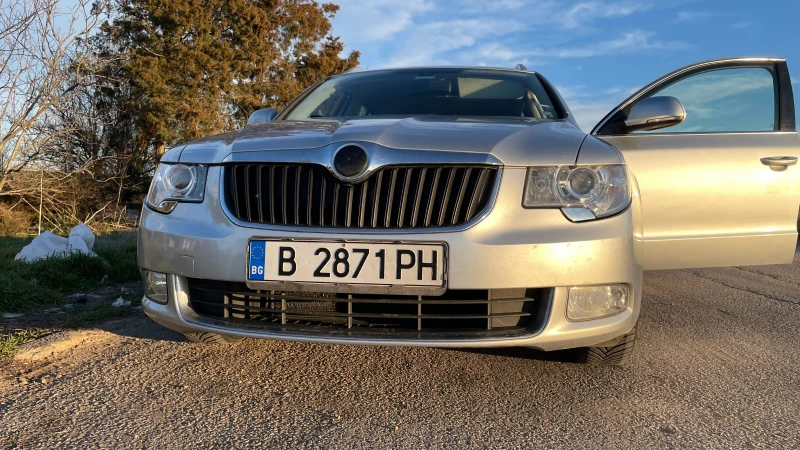 Skoda Superb, снимка 1 - Автомобили и джипове - 48523514