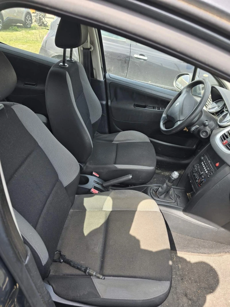 Peugeot 207 1.4i, снимка 8 - Автомобили и джипове - 51513998