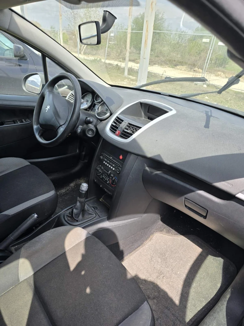 Peugeot 207 1.4i, снимка 11 - Автомобили и джипове - 51513998