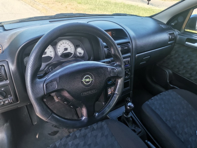 Opel Astra 1.6 моно, снимка 9 - Автомобили и джипове - 51648573