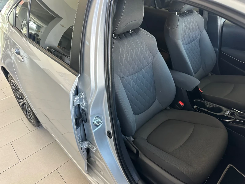 Toyota Corolla Executive Plus, снимка 7 - Автомобили и джипове - 51753496