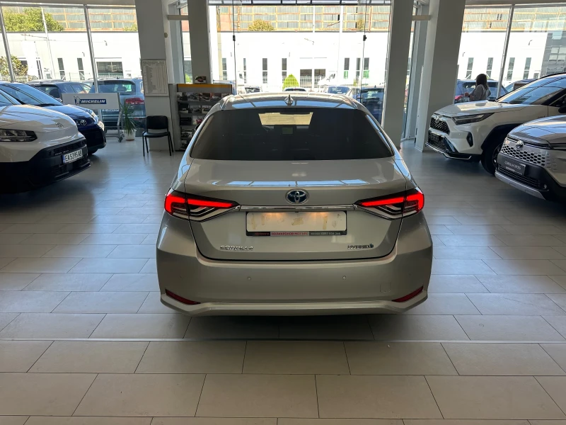 Toyota Corolla Executive Plus, снимка 4 - Автомобили и джипове - 51753496