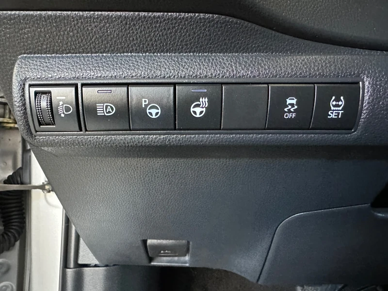 Toyota Corolla Executive Plus, снимка 11 - Автомобили и джипове - 51753496