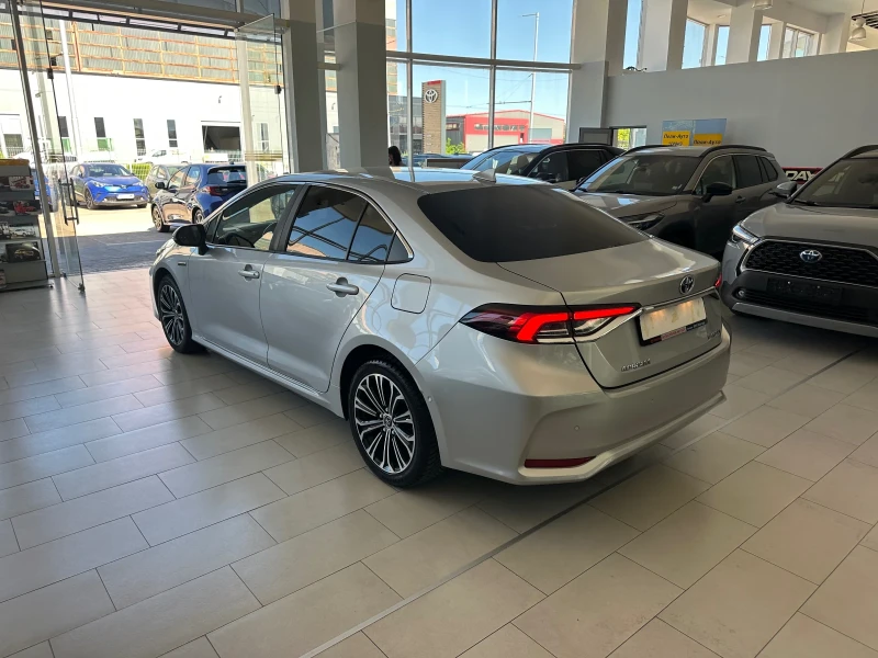 Toyota Corolla Executive Plus, снимка 3 - Автомобили и джипове - 51753496