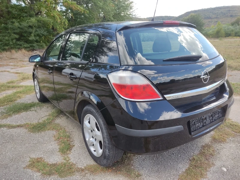 Opel Astra 1.9CDTI, Автоматик, снимка 7 - Автомобили и джипове - 51758950