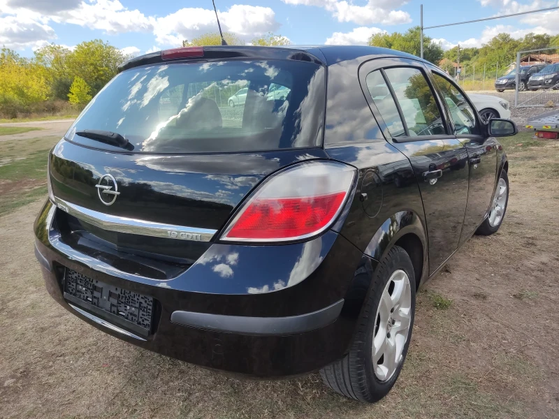 Opel Astra 1.9CDTI, Автоматик, снимка 8 - Автомобили и джипове - 51758950