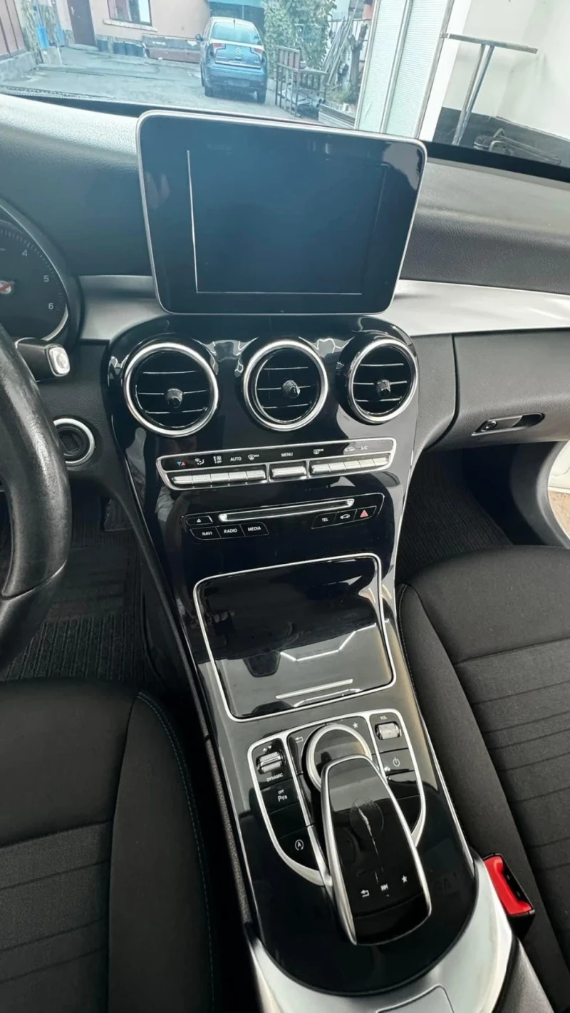 Mercedes-Benz C 180, снимка 7 - Автомобили и джипове - 52454343