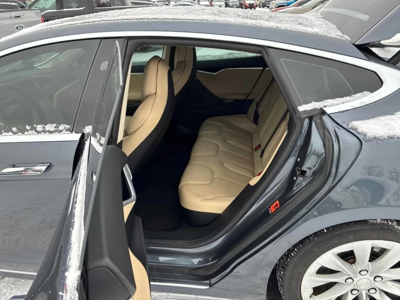Tesla Model S * AWD * CARFAX * БЕЗ ПЪРВОНАЧАЛНА ВНОСКА, снимка 15 - Автомобили и джипове - 53111274