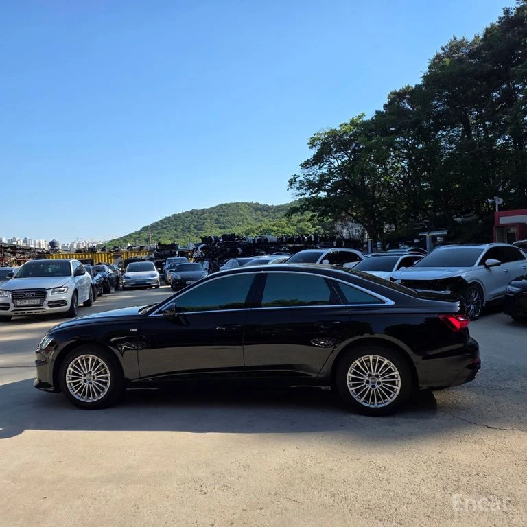 Audi A6 45TFSI* MATRIX* ОБДУХВАНЕ* ДИСТРОНИК* ХЕДЪП* 360КА, снимка 6 - Автомобили и джипове - 55395581