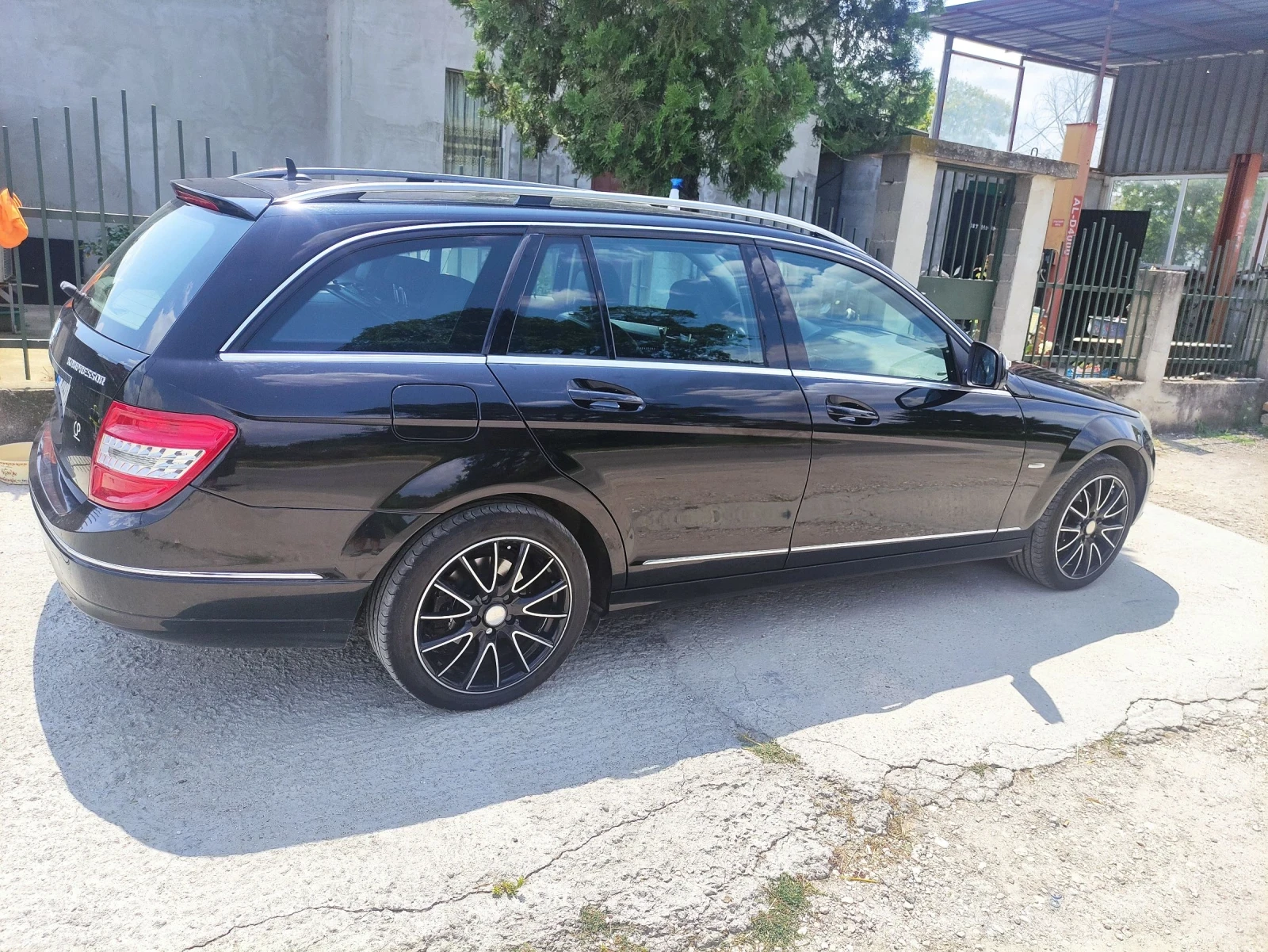Mercedes-Benz C 180 Avangard - изображение 3