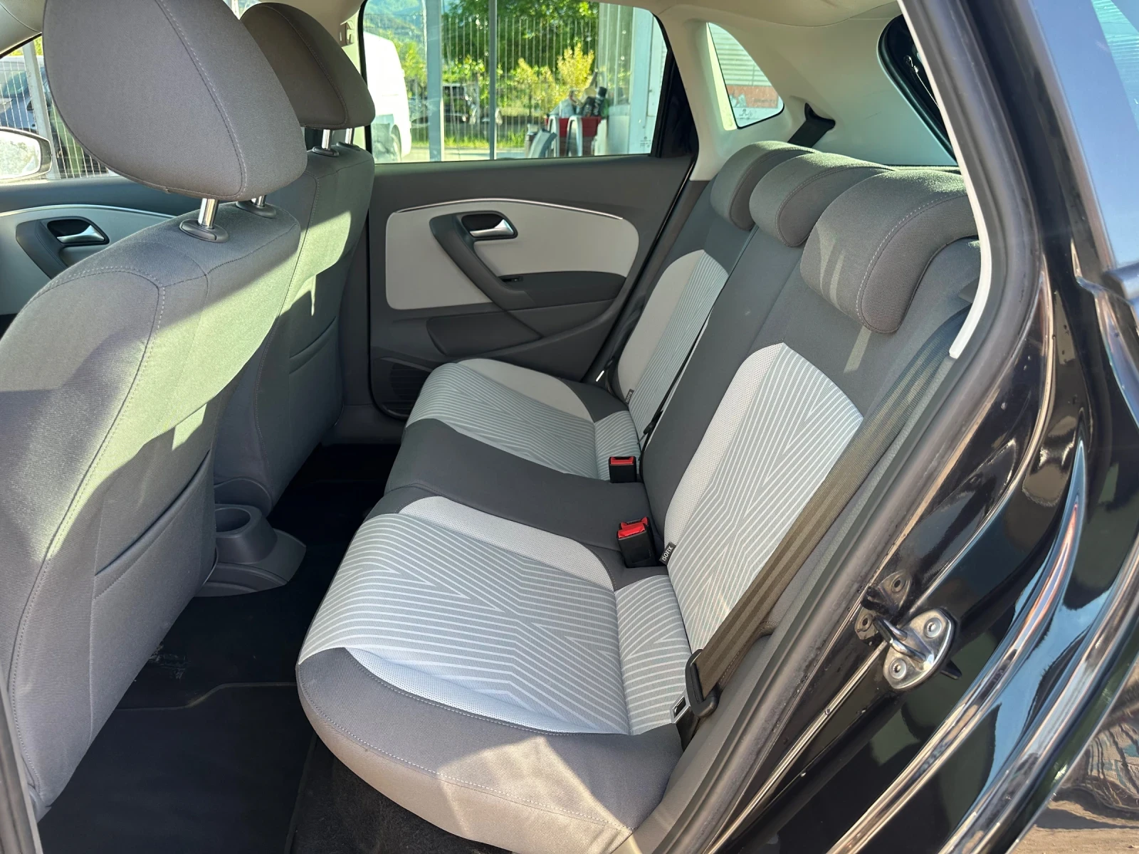 VW Polo 1.2TSI EURO 6 - изображение 10