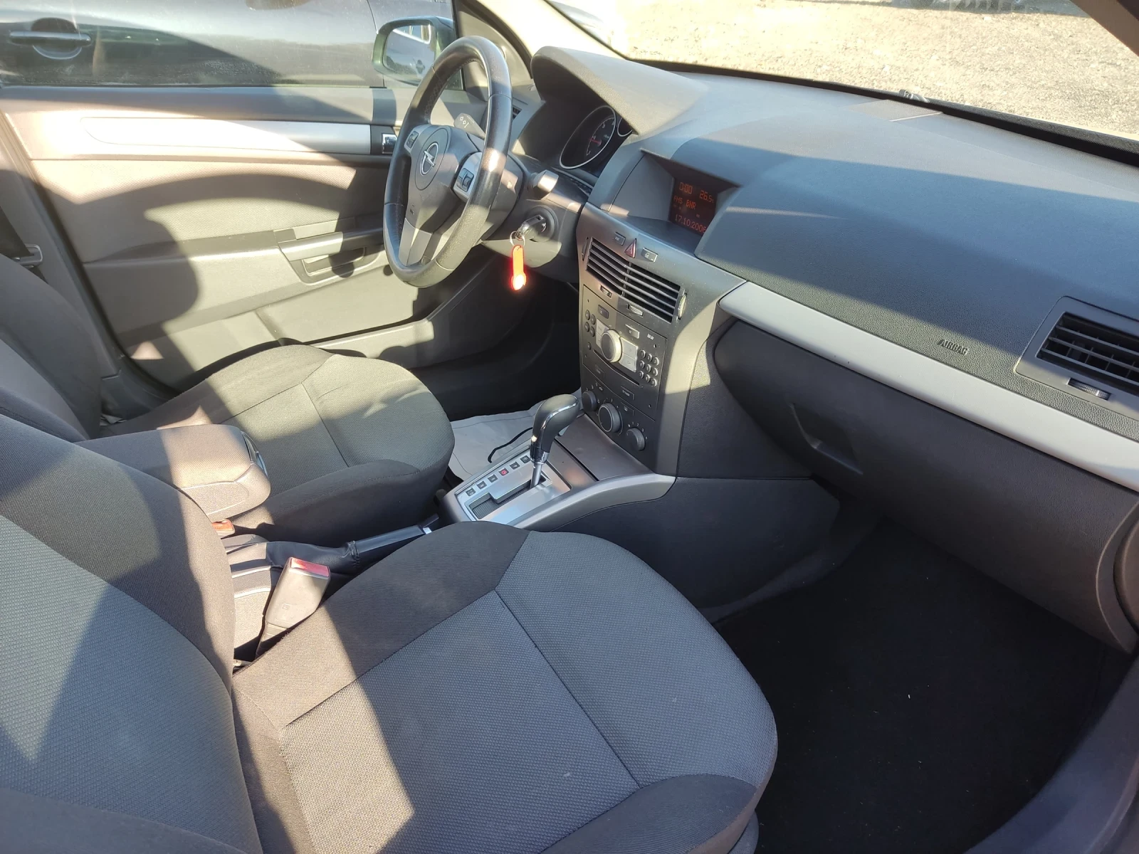 Opel Astra 1.9CDTI, Автоматик - изображение 10