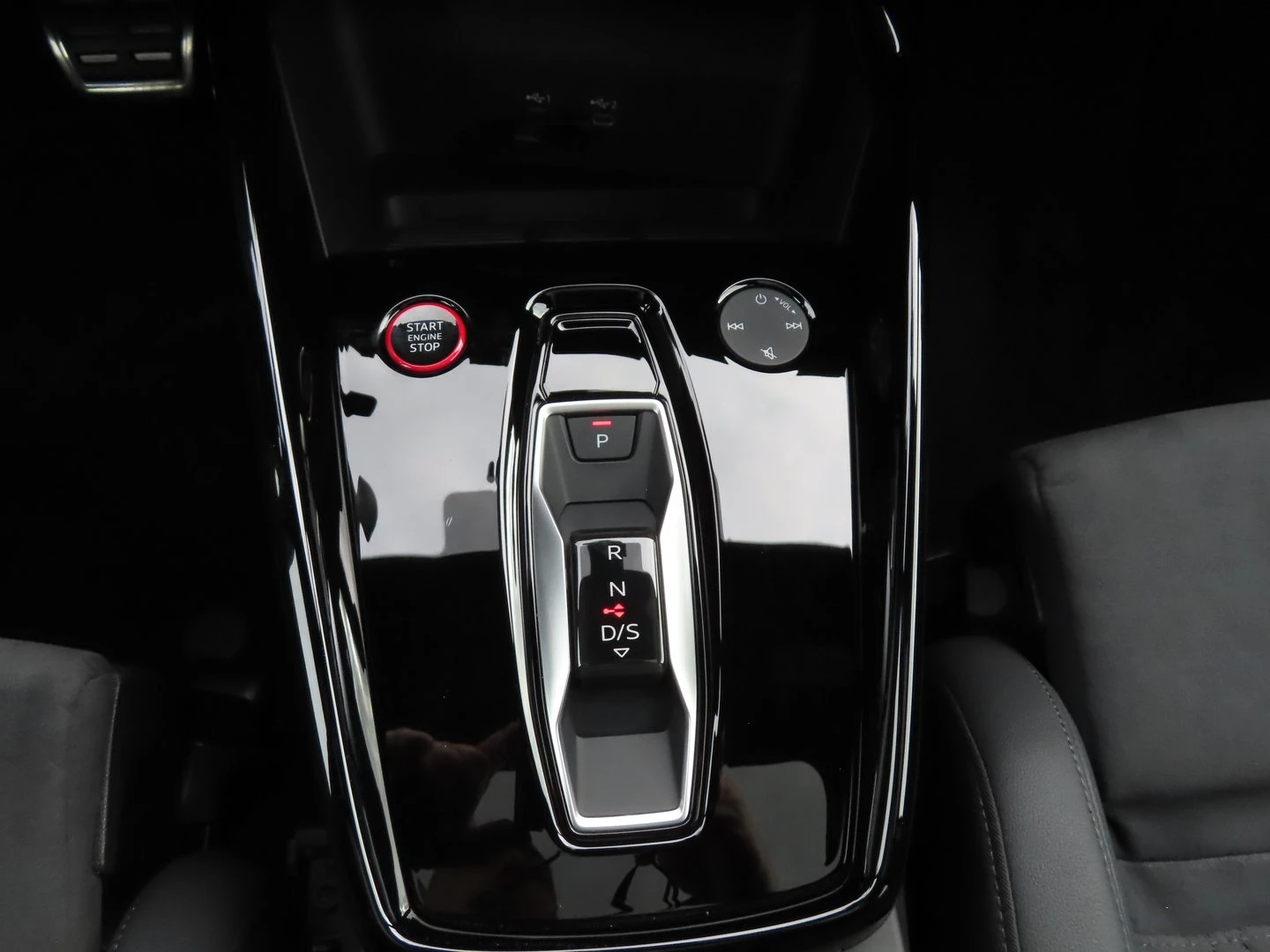 Audi Rs3 TFSI quattro - изображение 5