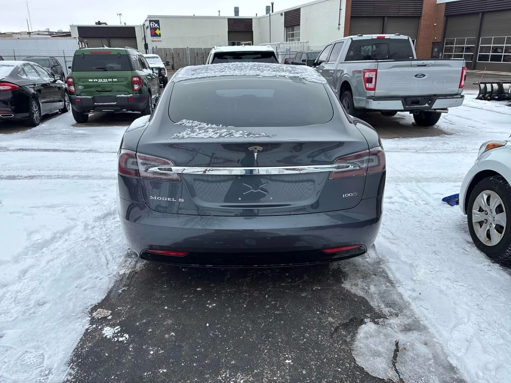 Tesla Model S * AWD * CARFAX * БЕЗ ПЪРВОНАЧАЛНА ВНОСКА - изображение 4