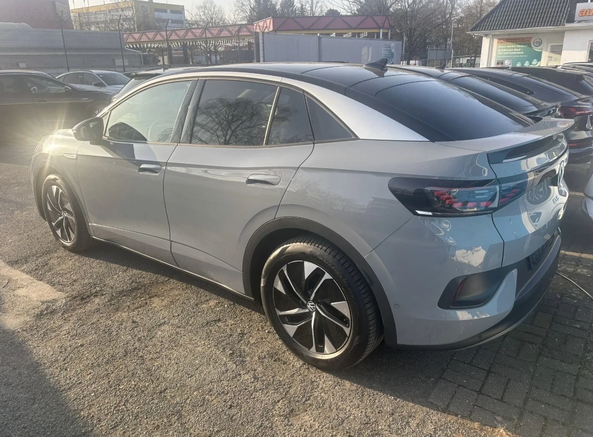 VW ID.5 PRO/ACC/NardoGrey/Pano/HeadUp/360/Termopump/66kkm, снимка 2 - Автомобили и джипове - 53804247